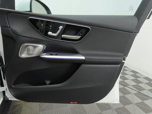 Used 2026 Mercedes-Benz GLC 300 image 25