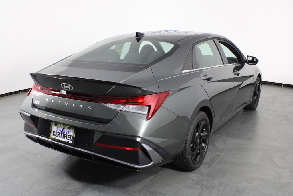 Certified 2026 Hyundai Elantra SEL Sport Premium FWD image 4