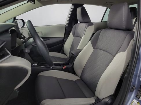 Used 2025 Toyota Corolla LE w/ Convenience Package image 16