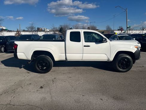 Used 2020 Toyota Tacoma SR image 8