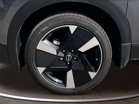 Certified 2025 Nissan Kicks SR w/ Interior Electronics Package FWD image 9