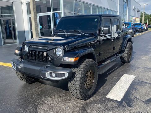 Used 2023 Jeep Gladiator Sport AWD/4WD image 4