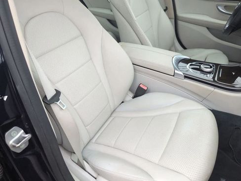 Used 2017 Mercedes-Benz C 300 Sedan image 22