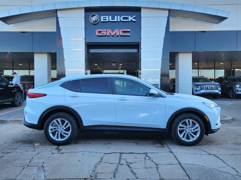 New 2026 Buick Envista Preferred w/ Convenience I Package image 3