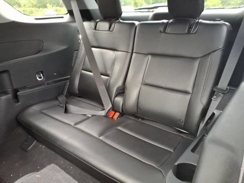 Used 2023 Ford Explorer Limited w/ Equipment Group 301A AWD/4WD image 9