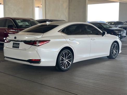Certified 2023 Lexus ES 300h w/ Premium Package image 6
