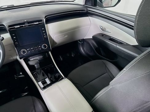 Certified 2024 Hyundai Tucson SE FWD image 25