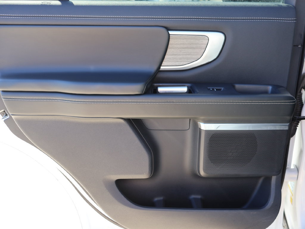 Used 2025 Ford Expedition Platinum AWD/4WD image 19