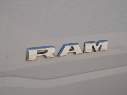 Used 2020 RAM 1500 Laramie AWD/4WD image 15