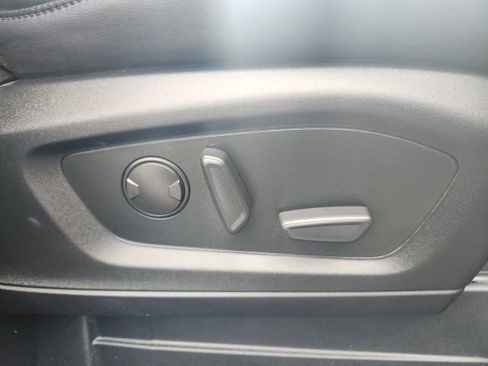 Used 2024 Ford Explorer XLT w/ Equipment Group 202A image 12