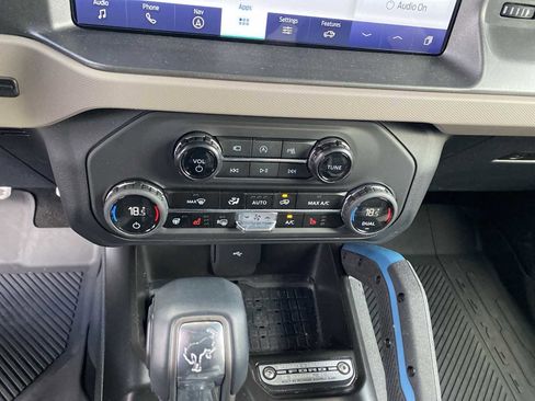 Used 2024 Ford Bronco Wildtrak image 18