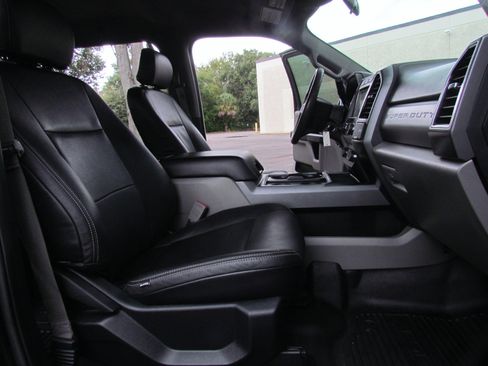 Used 2019 Ford F250 XLT w/ XLT Value Package image 18