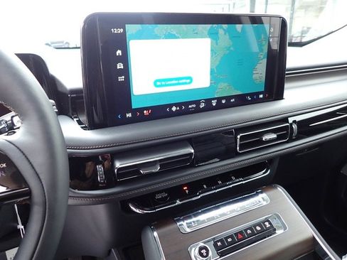 New 2025 Lincoln Aviator Reserve w/ Equipment Group 201A image 22