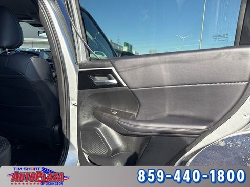 Used 2024 Mitsubishi Outlander SE Black Edition image 36