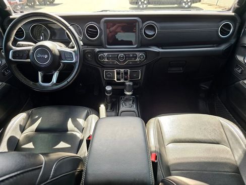 Used 2022 Jeep Wrangler Unlimited Sahara AWD/4WD image 16