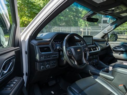 Used 2021 Chevrolet Tahoe High Country w/ Premium Package AWD/4WD image 10