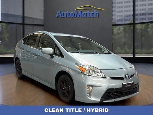 Used 2015 Toyota Prius Three image 1