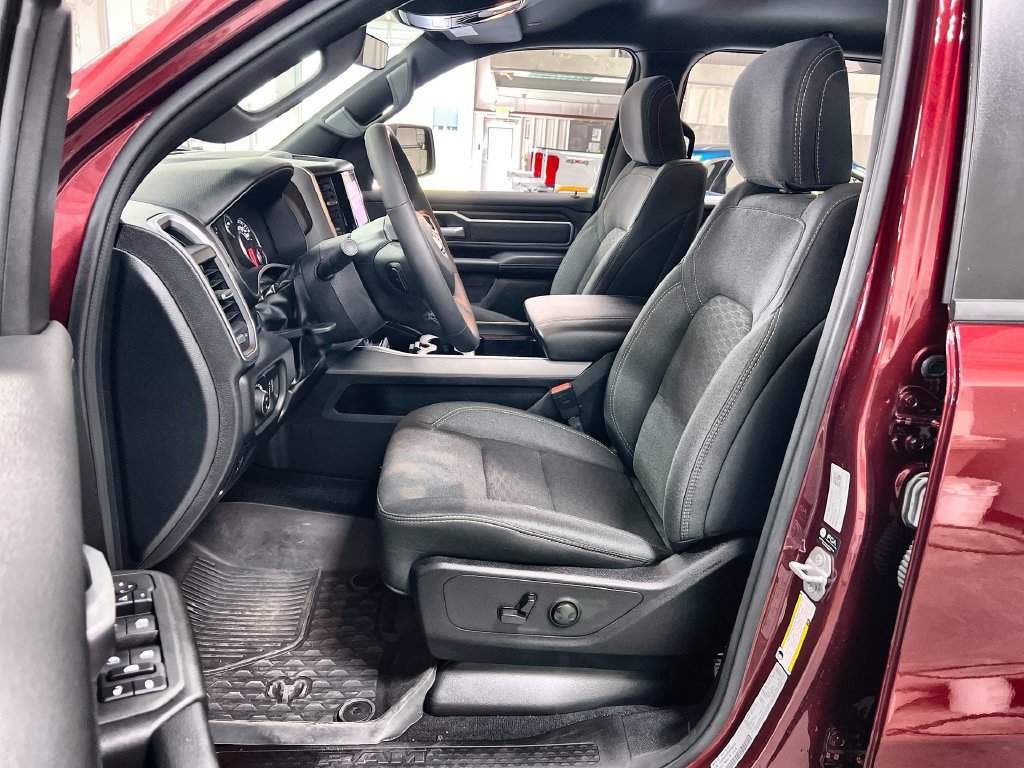 Used 2025 RAM 1500 Big Horn AWD/4WD image 11