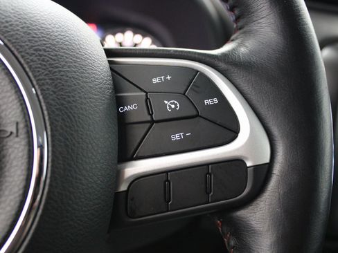 Used 2019 Jeep Renegade Trailhawk image 35