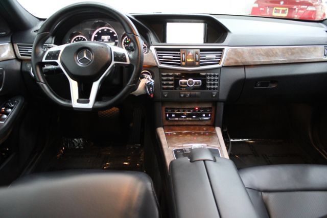 Used 2013 Mercedes-Benz E 350 Sedan image 2