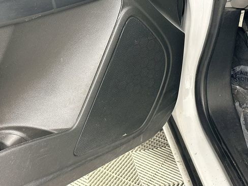 Used 2019 GMC Canyon 2WD Crew Cab w/ Convenience Package image 23