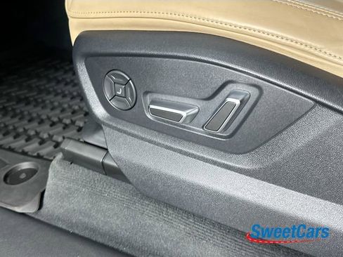 Used 2025 Audi Q8 Prestige image 40