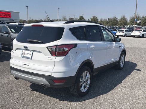 Used 2018 Ford Escape SE image 5