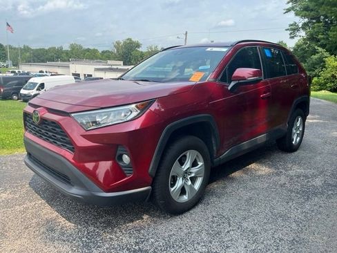 Used 2020 Toyota RAV4 XLE FWD image 7
