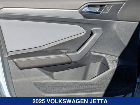 New 2025 Volkswagen Jetta SE image 10