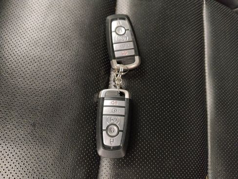 Used 2020 Ford Escape SEL AWD/4WD image 32