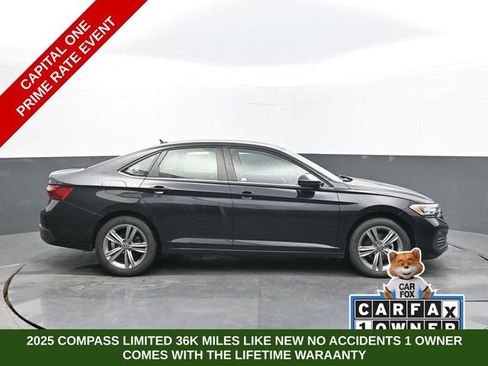 Used 2024 Volkswagen Jetta SE FWD image 8