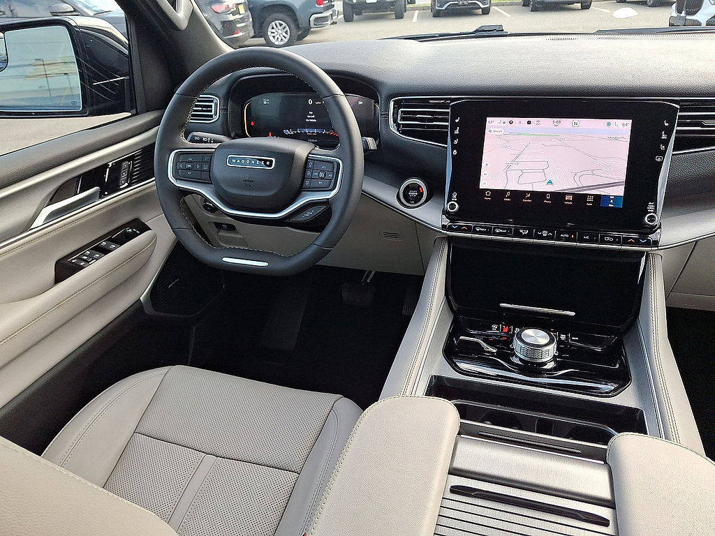 Used 2025 Jeep Wagoneer 4WD image 15