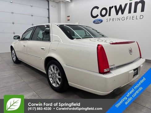 Used 2011 Cadillac DTS Luxury image 3