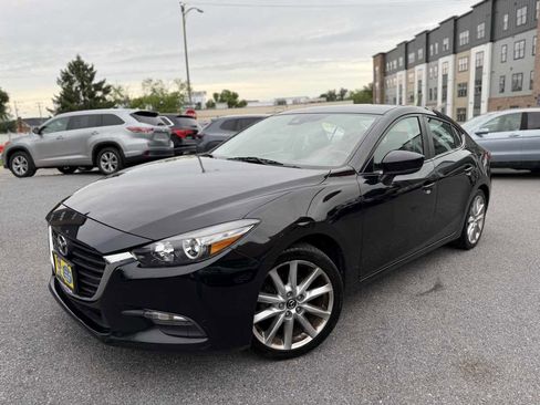 Used 2017 MAZDA MAZDA3 Touring FWD image 3