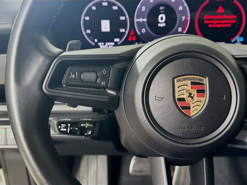 Used 2025 Porsche Panamera RWD image 17