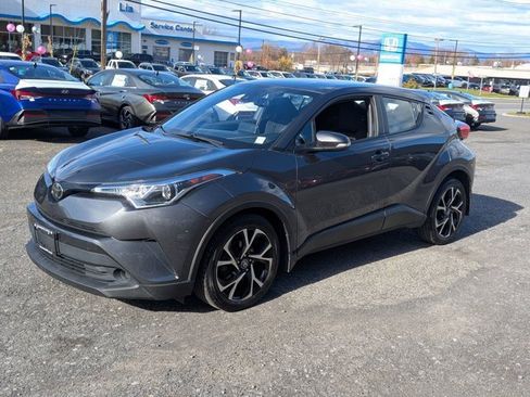 Used 2019 Toyota C-HR LE image 8