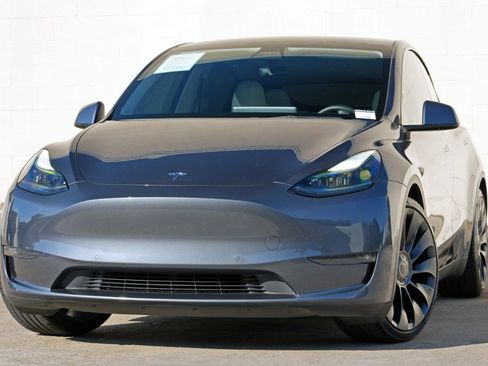 Used 2022 Tesla Model Y Performance AWD/4WD image 3
