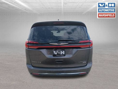 Used 2021 Chrysler Pacifica Limited w/ Premium & Safety Sphere Group AWD/4WD image 4