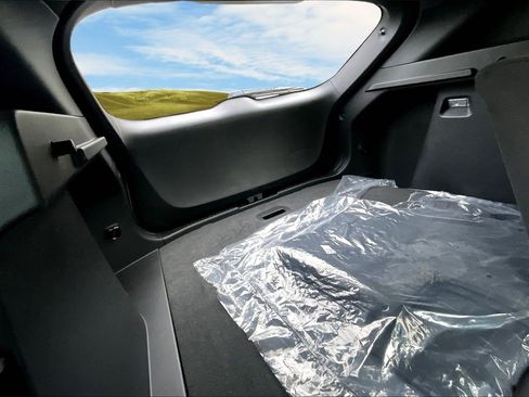 Used 2024 Chevrolet Trax RS image 17