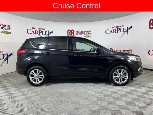 Used 2019 Ford Escape SE FWD image 9