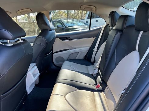 Used 2020 Toyota Camry LE image 12