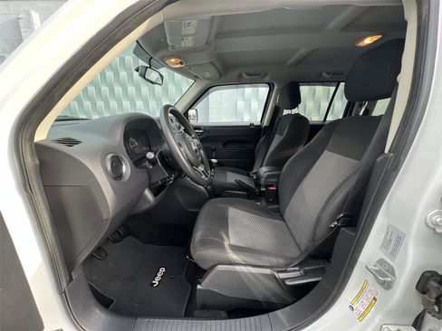 Used 2016 Jeep Patriot Sport image 10