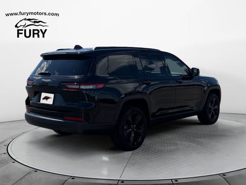 Used 2023 Jeep Grand Cherokee L Limited w/ Black Appearance Package AWD/4WD image 3