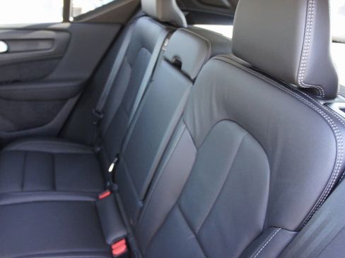 New 2025 Volvo XC40 B5 Core w/ Protection Package Premier image 25