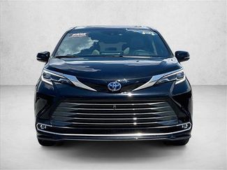 Used 2025 Toyota Sienna Platinum AWD/4WD video 2