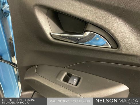 Used 2025 Chevrolet Trax ACTIV w/ Sunroof Package FWD image 25