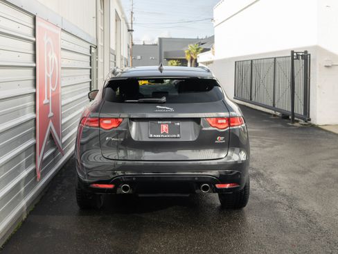 Used 2017 Jaguar F-PACE S image 41