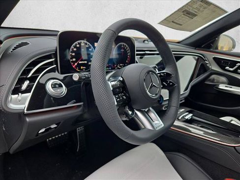 New 2026 Mercedes-Benz E 53 AMG e 4MATIC Wagon image 3