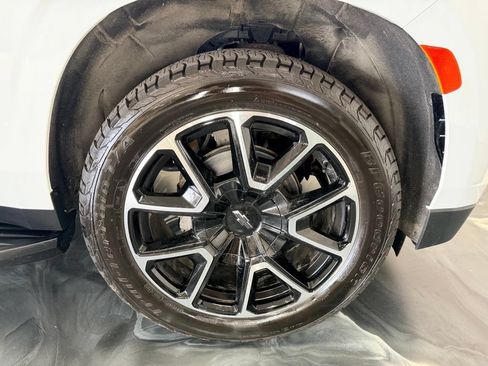 Used 2021 Chevrolet Tahoe RST w/ Luxury Package AWD/4WD image 26