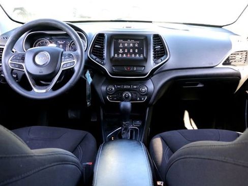 Used 2021 Jeep Cherokee Latitude FWD image 26
